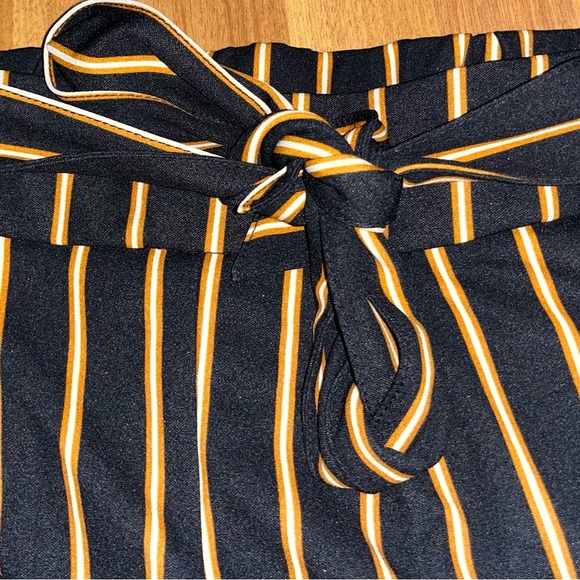 Striped pants with pockets & removable belt - Picture 2 of 4